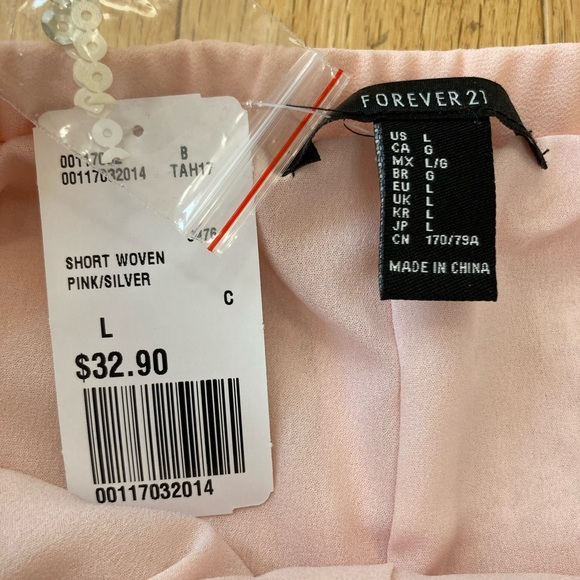 NWT Forever 21 Silver Sequin Shorts Size L - Picture 4 of 10